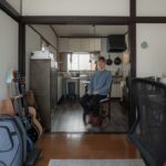 【ルームツアー】神奈川・家賃5万｜100年以上前からある大正時代の家具やイギリスアンティークと暮らす2DK・一人暮らし｜介護職&音楽講師をする46歳・永井隆太郎